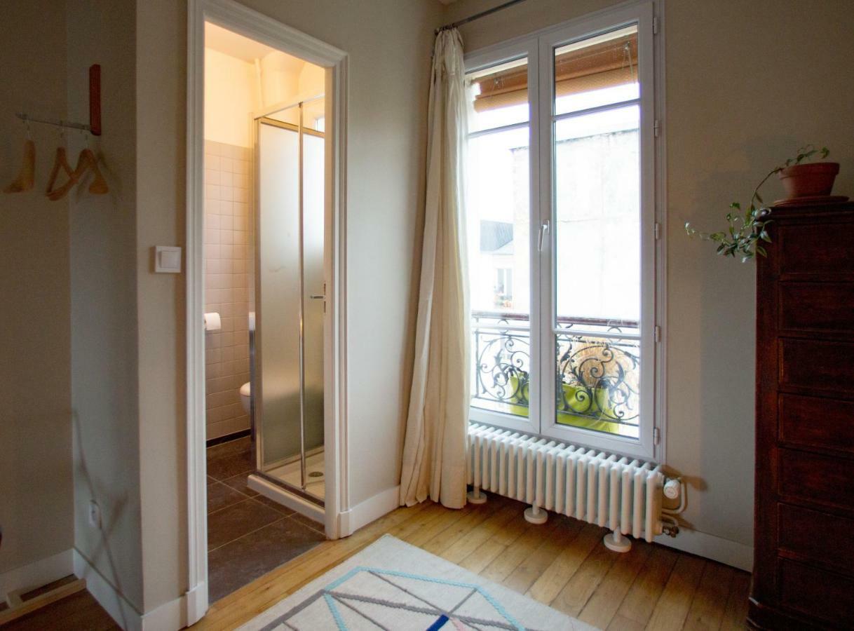 Chambre D'hôte Parisienne Couette-café *